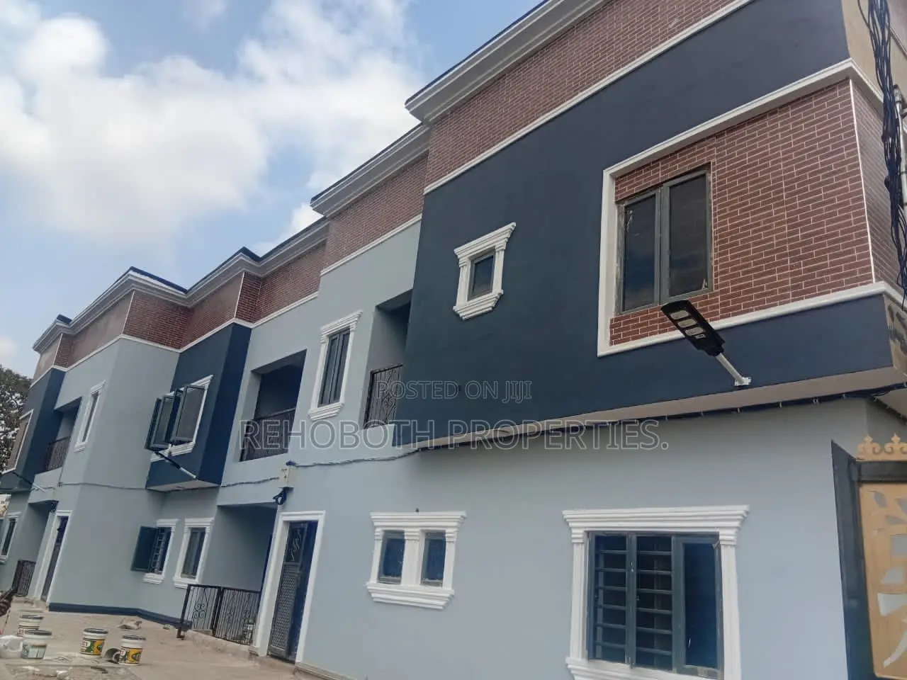 2bdrm Apartment in Beside Hebron Court, Idishin for rent