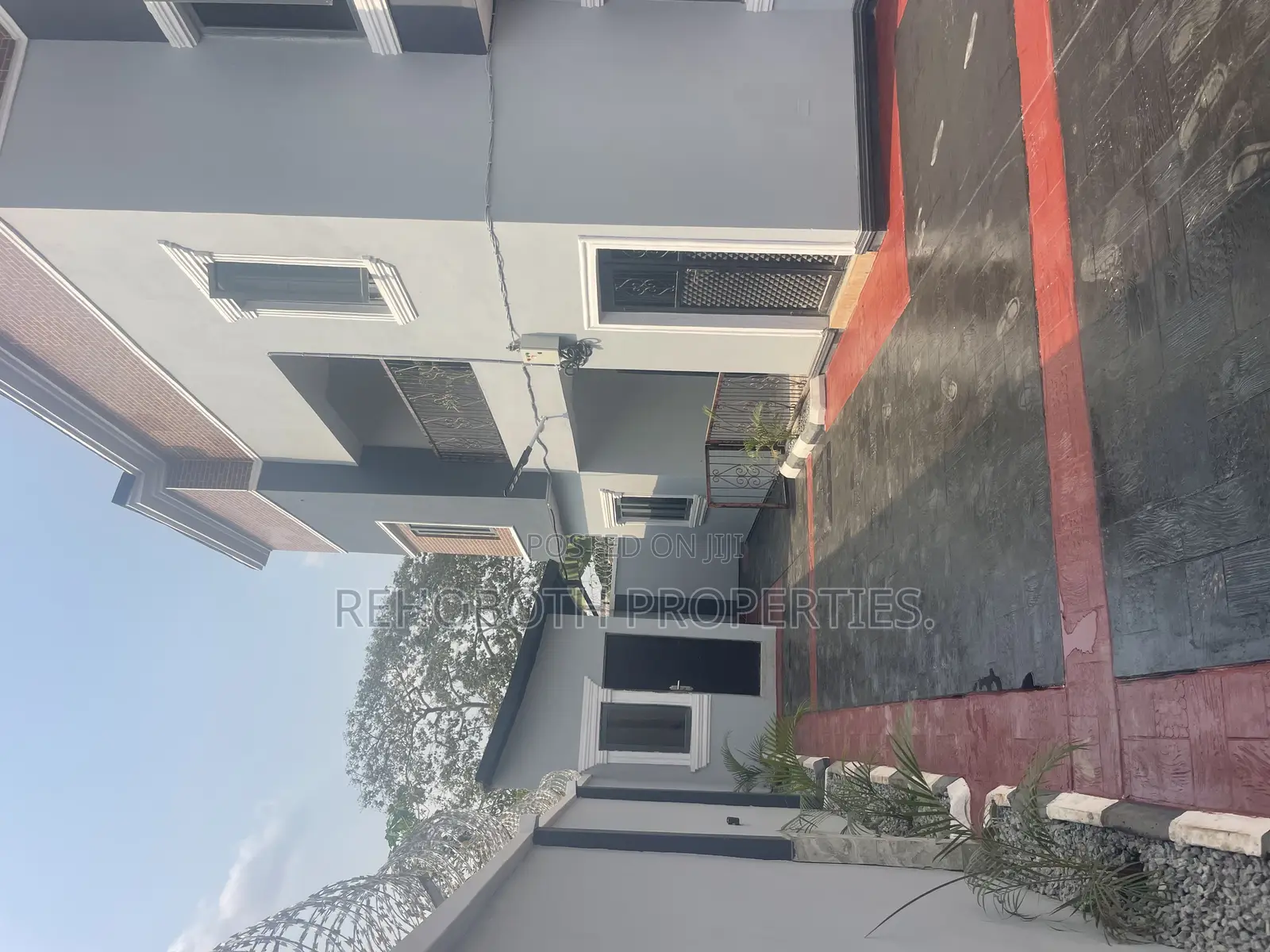 2bdrm Apartment in Beside Hebron Court, Idishin for rent