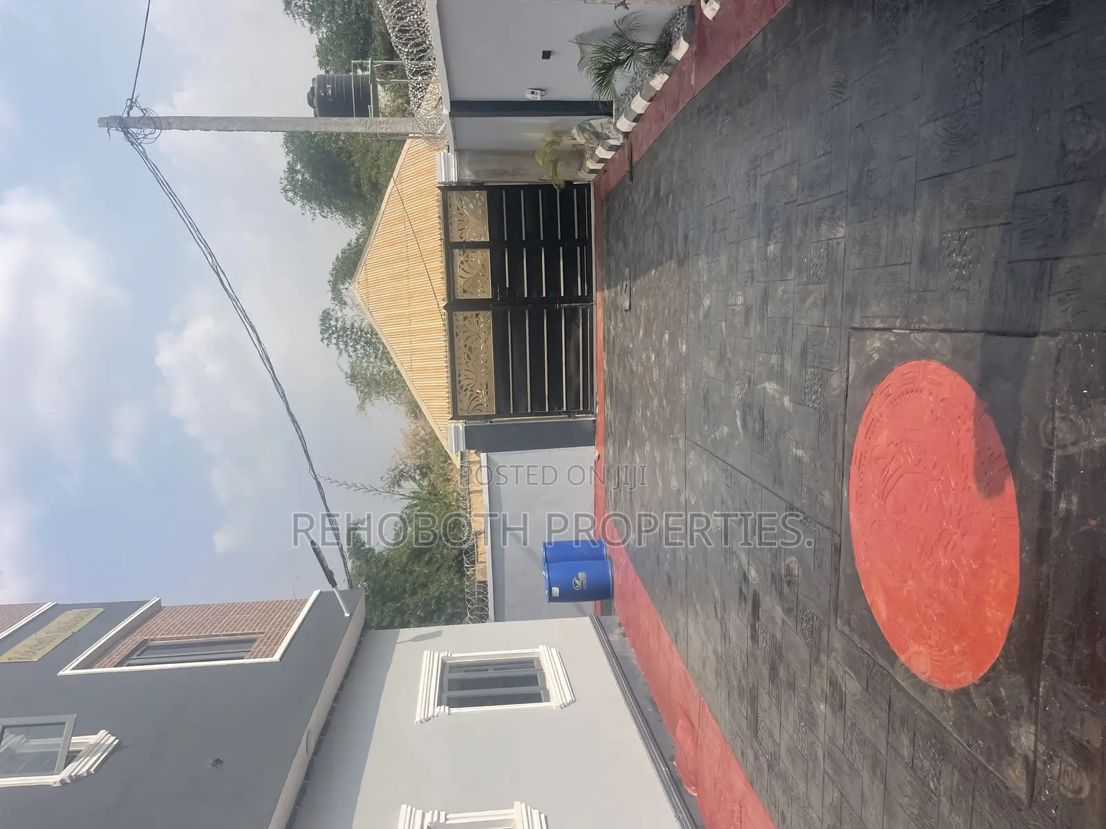 2bdrm Apartment in Beside Hebron Court, Idishin for rent