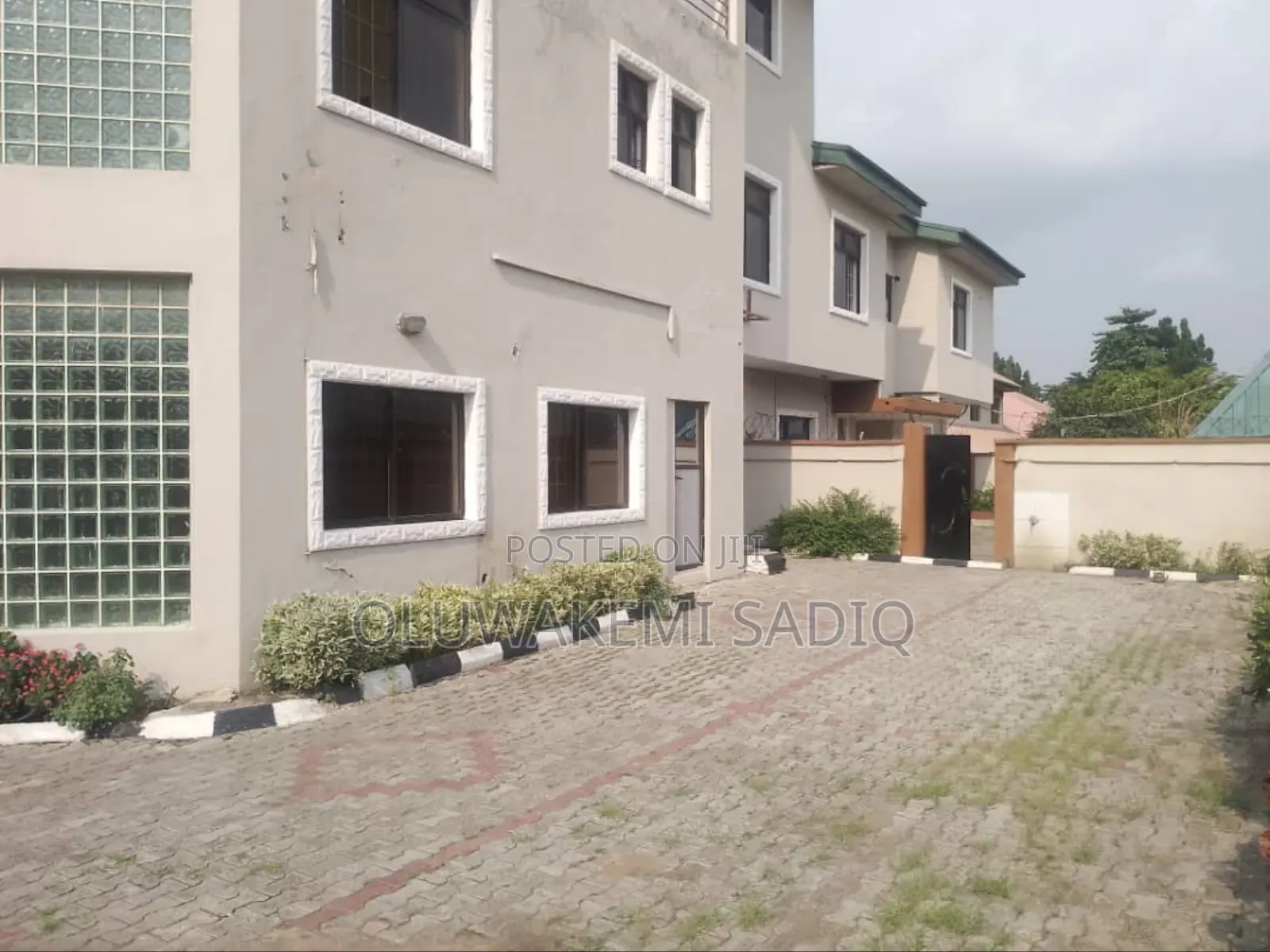 7bdrm Duplex in Gra Ikeja for rent