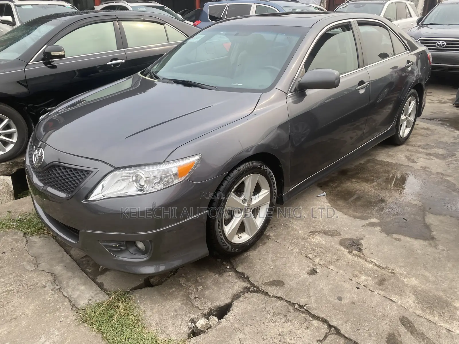 Toyota Camry SE 4dr Sedan (2.5L 4cyl 6A) 2011 Gray
