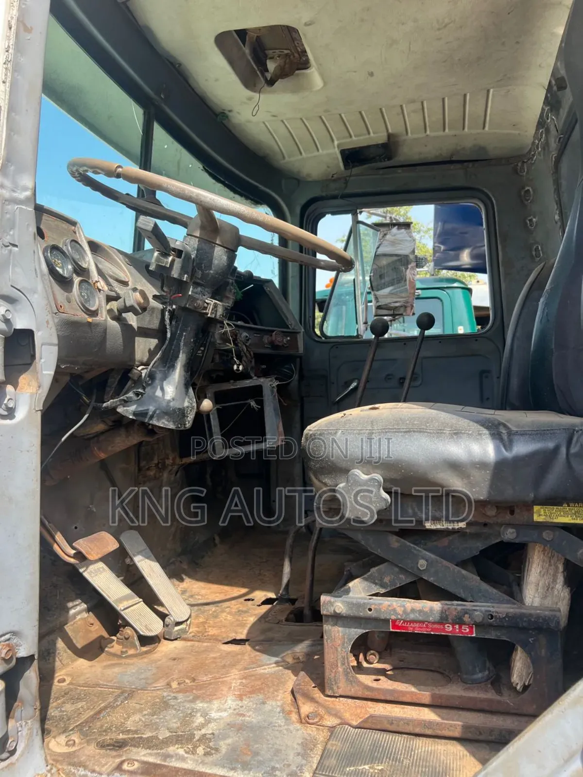 Mack Double Gear Lever Truck