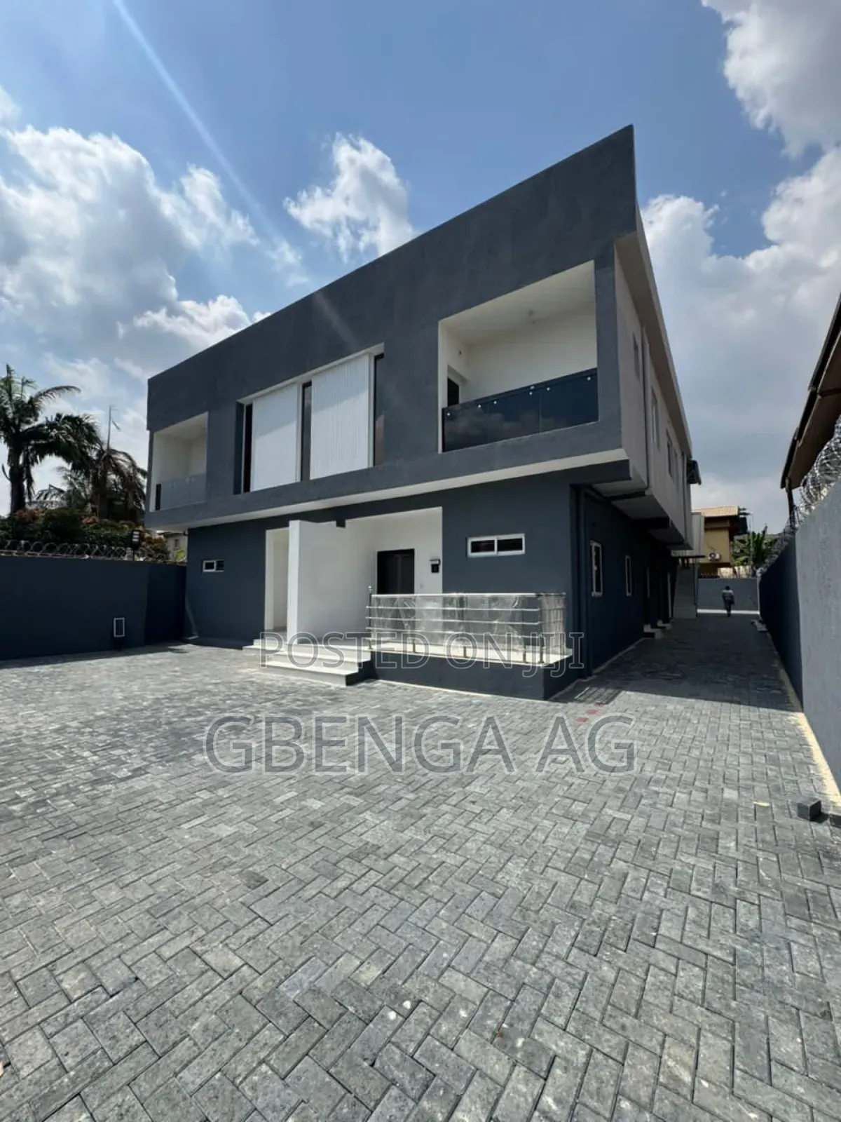 3bdrm Duplex in Ikeja for sale