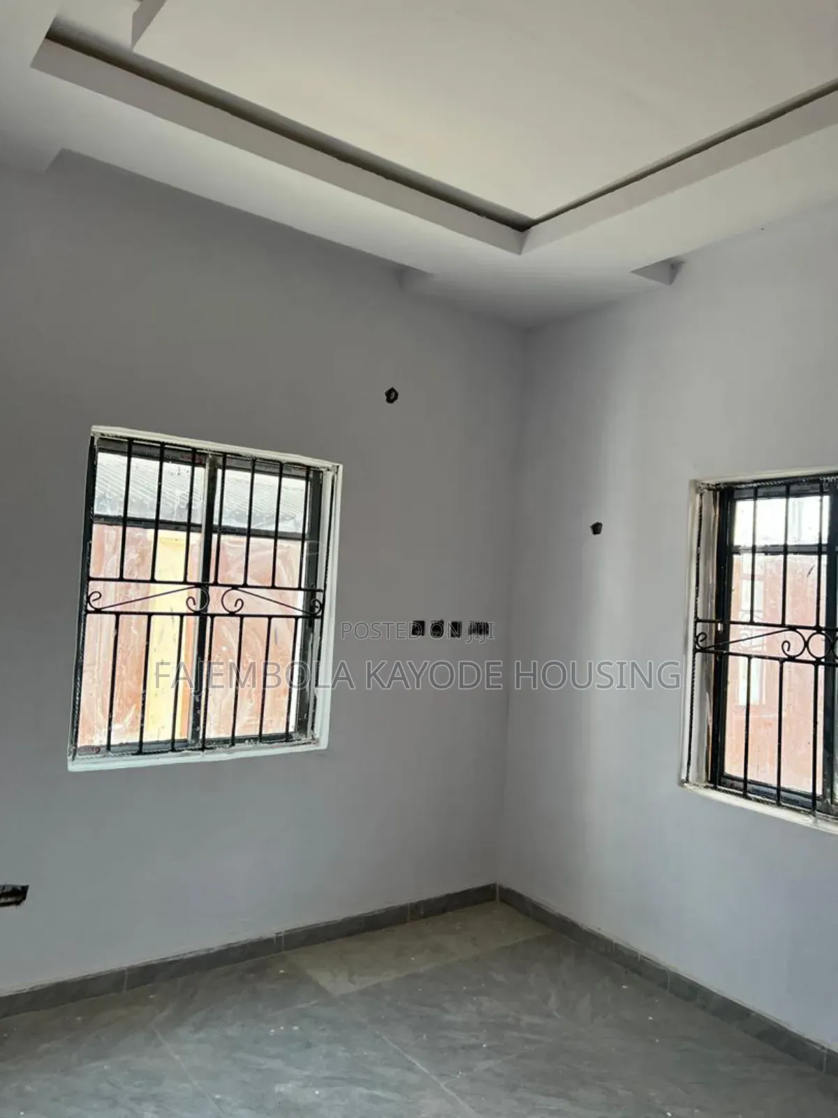 5bdrm Bungalow in Orogun, University for sale