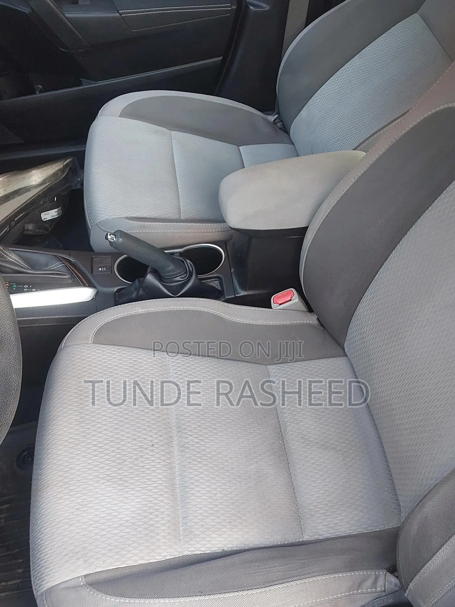 Toyota Corolla LE 4dr Sedan (1.8L 4cyl CVT) 2017 Silver