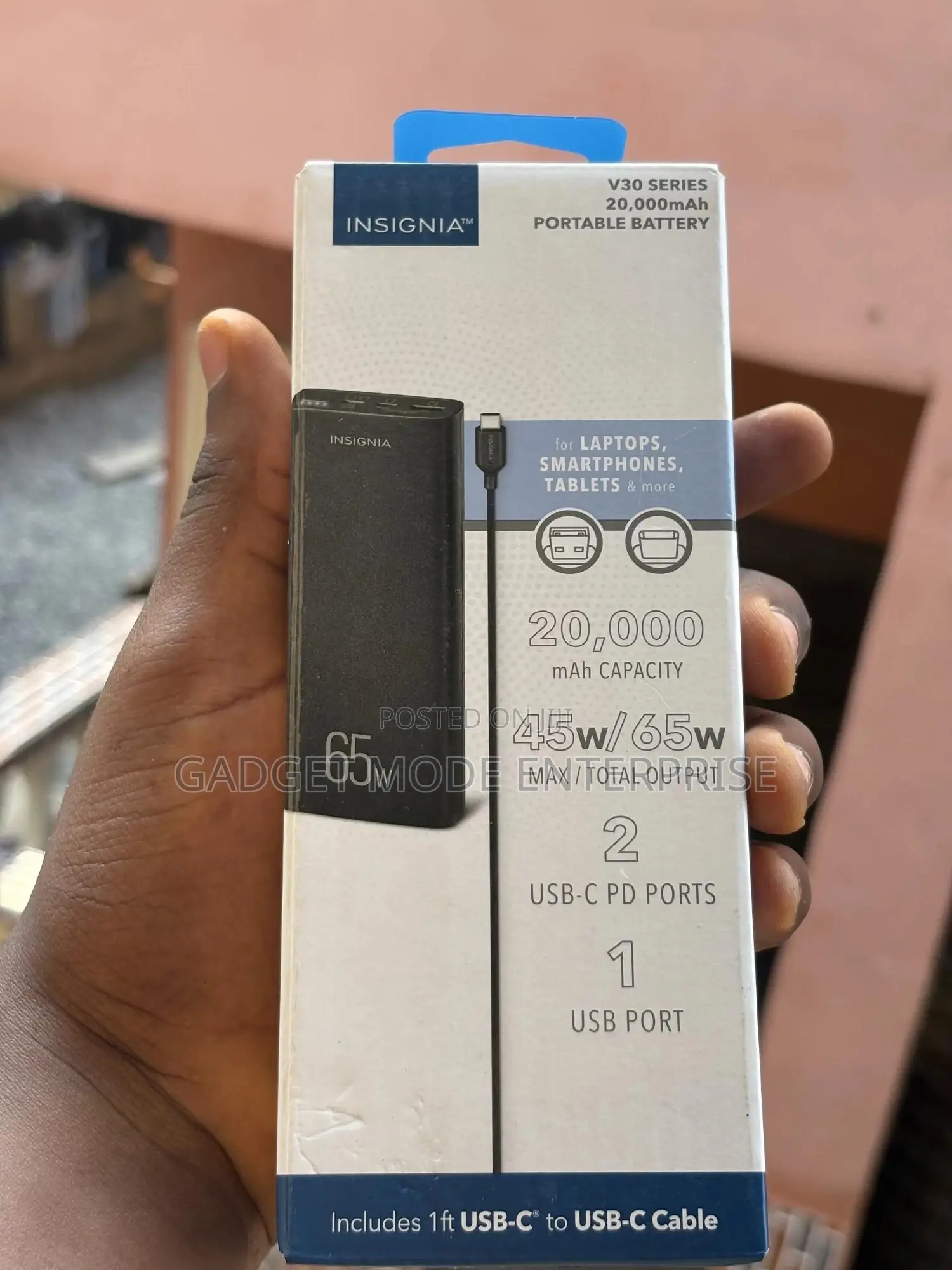 Insignia V30 Series 20,000mah Portable Power Bank