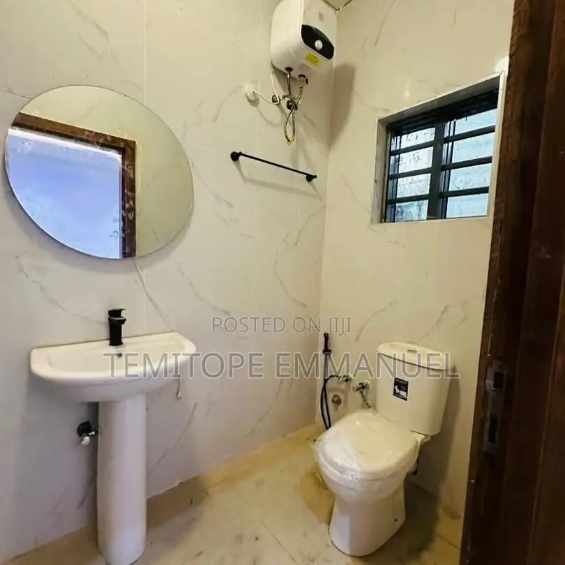 Furnished 7bdrm Duplex in Magodo Phase  2 for sale