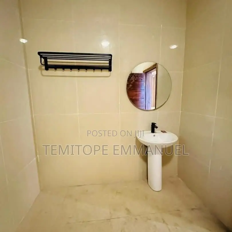 Furnished 7bdrm Duplex in Magodo Phase  2 for sale