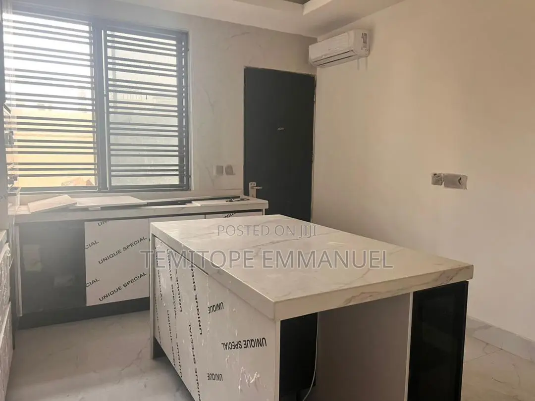 Furnished 4bdrm Townhouse / Terrace in Banana Island Road, Ikoyi