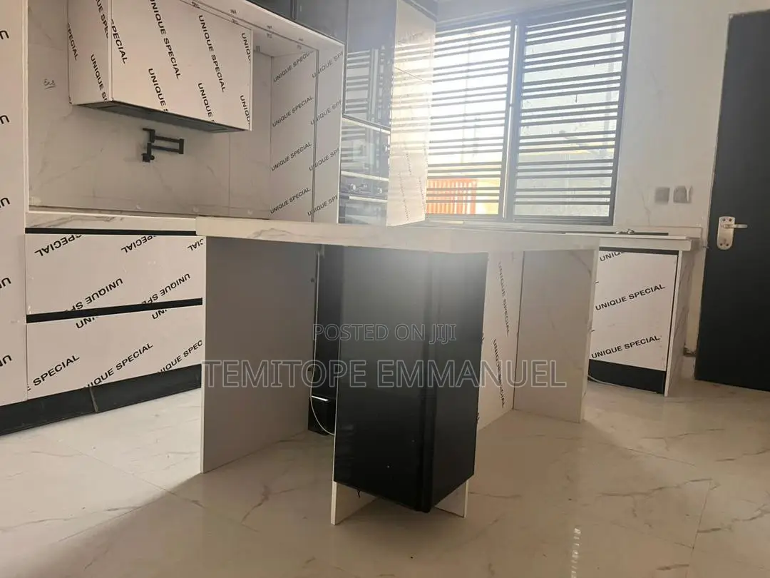 Furnished 4bdrm Townhouse / Terrace in Banana Island Road, Ikoyi