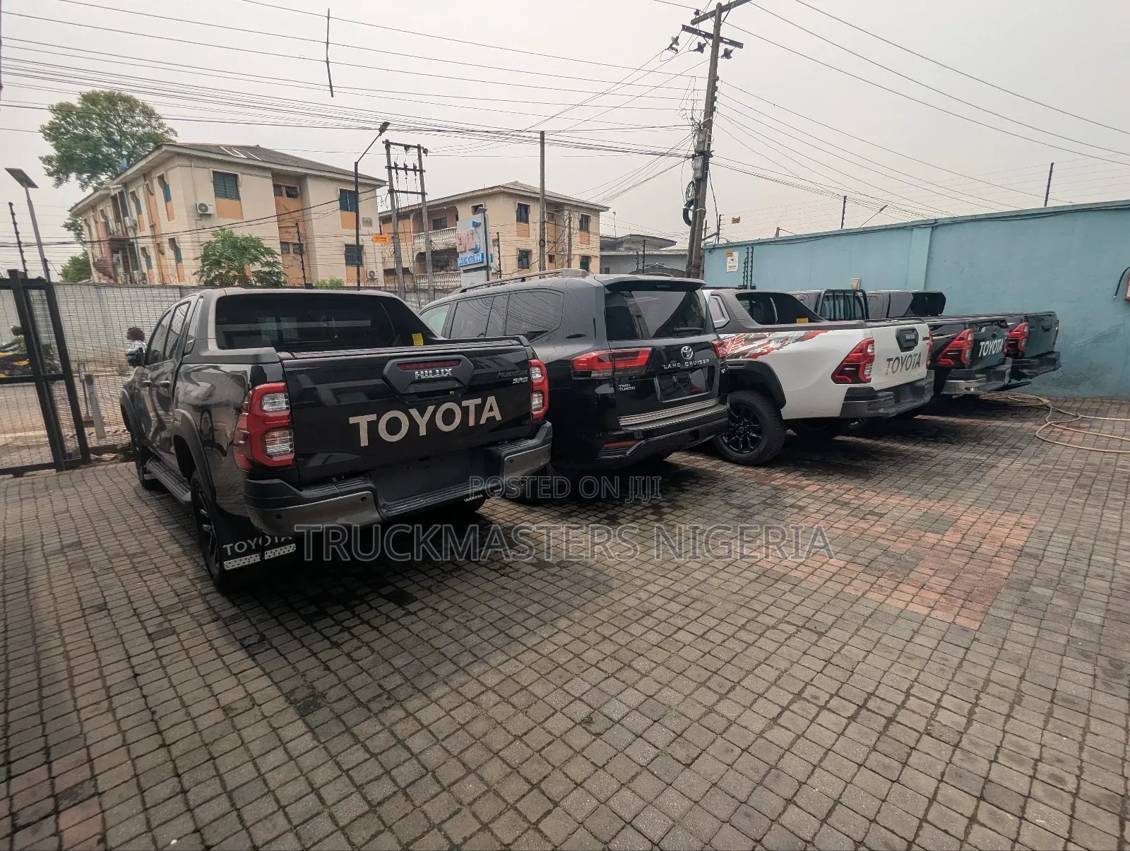New Toyota Hilux 2025 Black