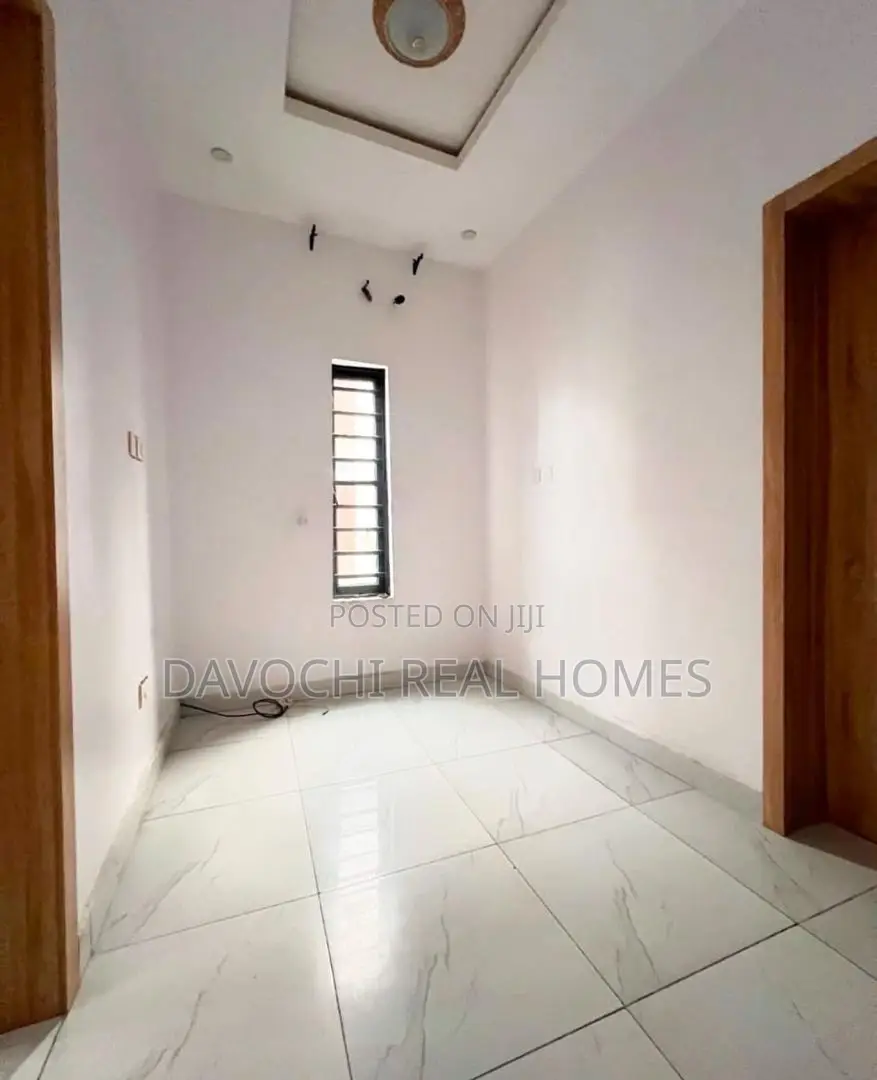 2bdrm Duplex in Orchid Road, Lekki Phase 2 for rent