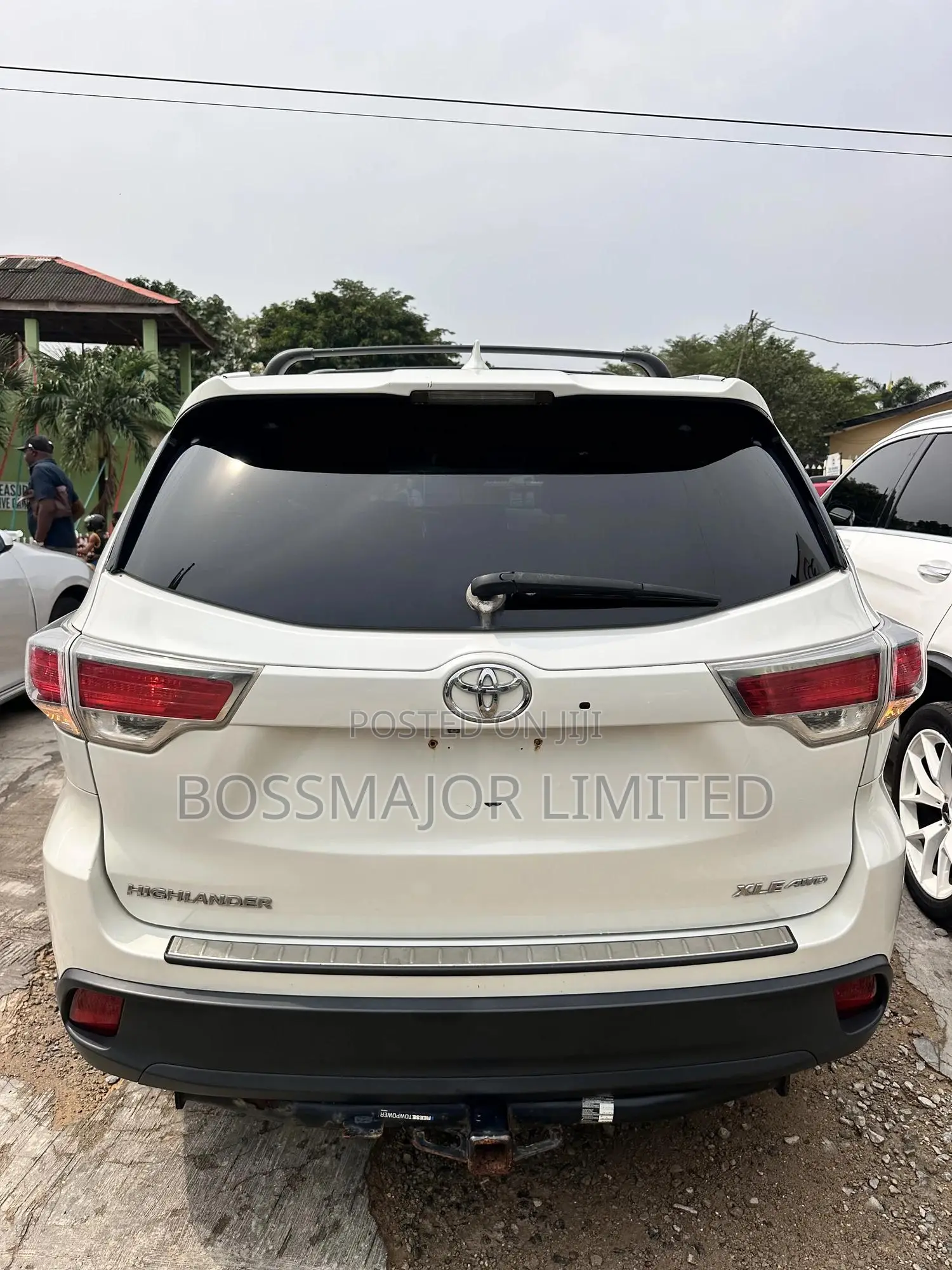Toyota Highlander XLE 4dr SUV AWD (3.5L 6cyl 6A) 2015 White