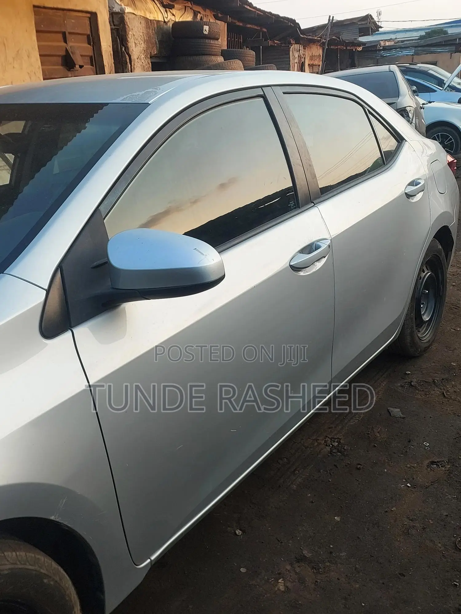 Toyota Corolla LE 4dr Sedan (1.8L 4cyl CVT) 2017 Silver
