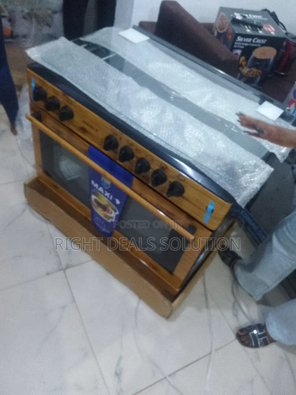 Maxi 4+2 Hybrid Gas Oven With Wood Burner