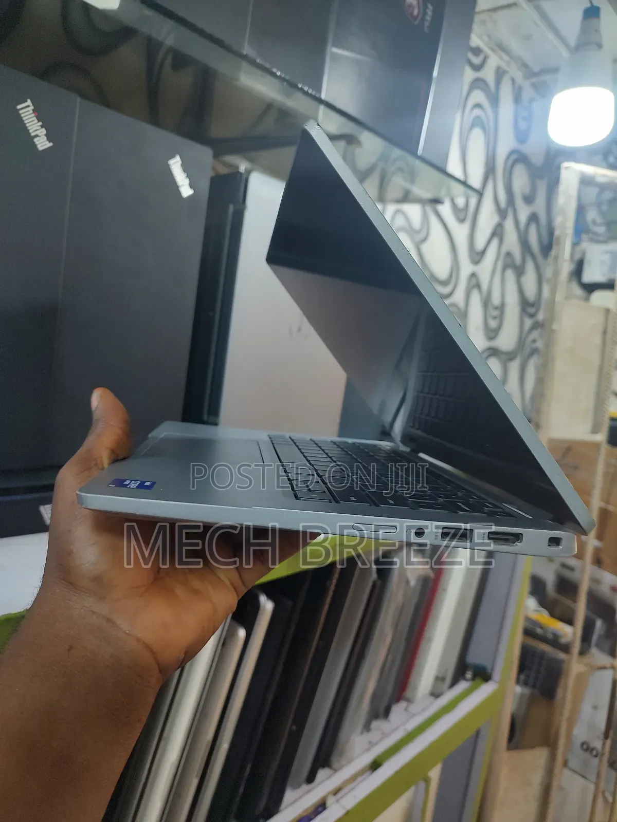 Laptop Dell Latitude 5320 16GB Intel Core I7 SSD 512GB