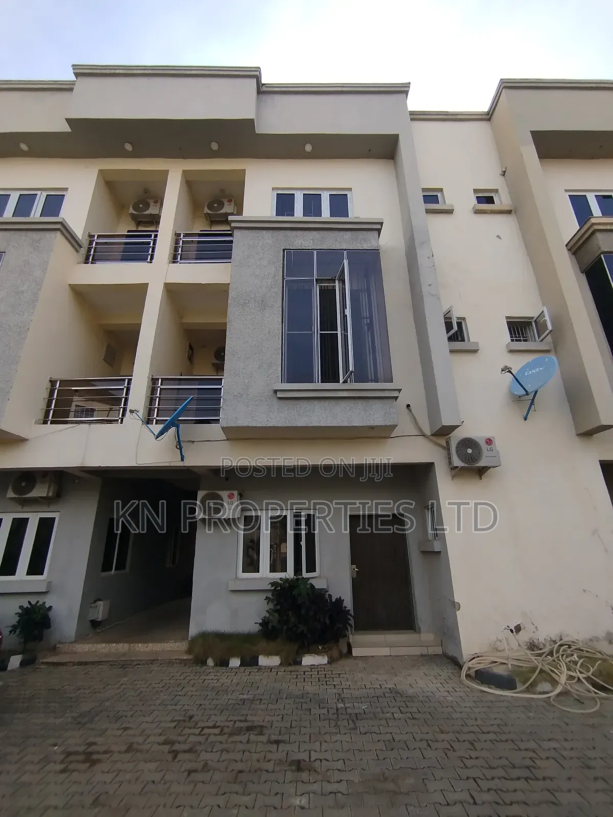 4bdrm Duplex in Estate Katampe for rent