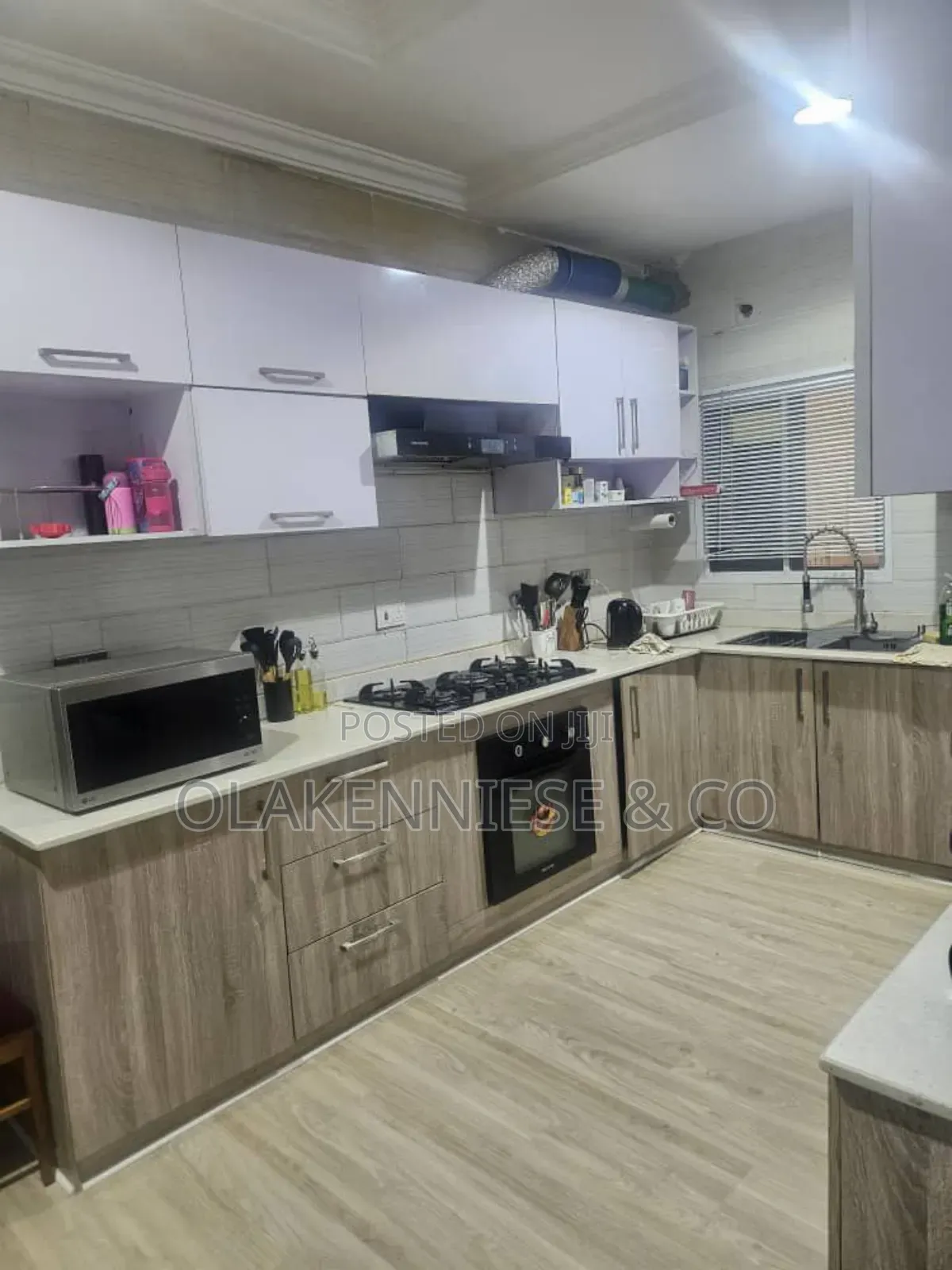 Furnished 3bdrm Block of Flats in Parkview for sale