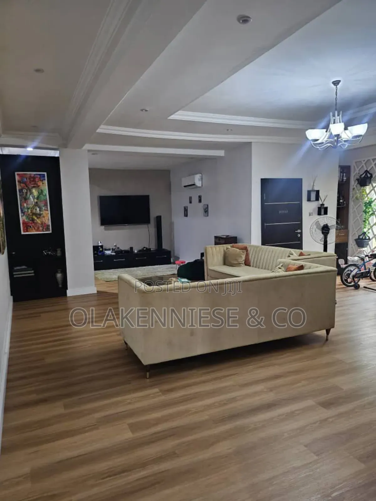Furnished 3bdrm Block of Flats in Parkview for sale
