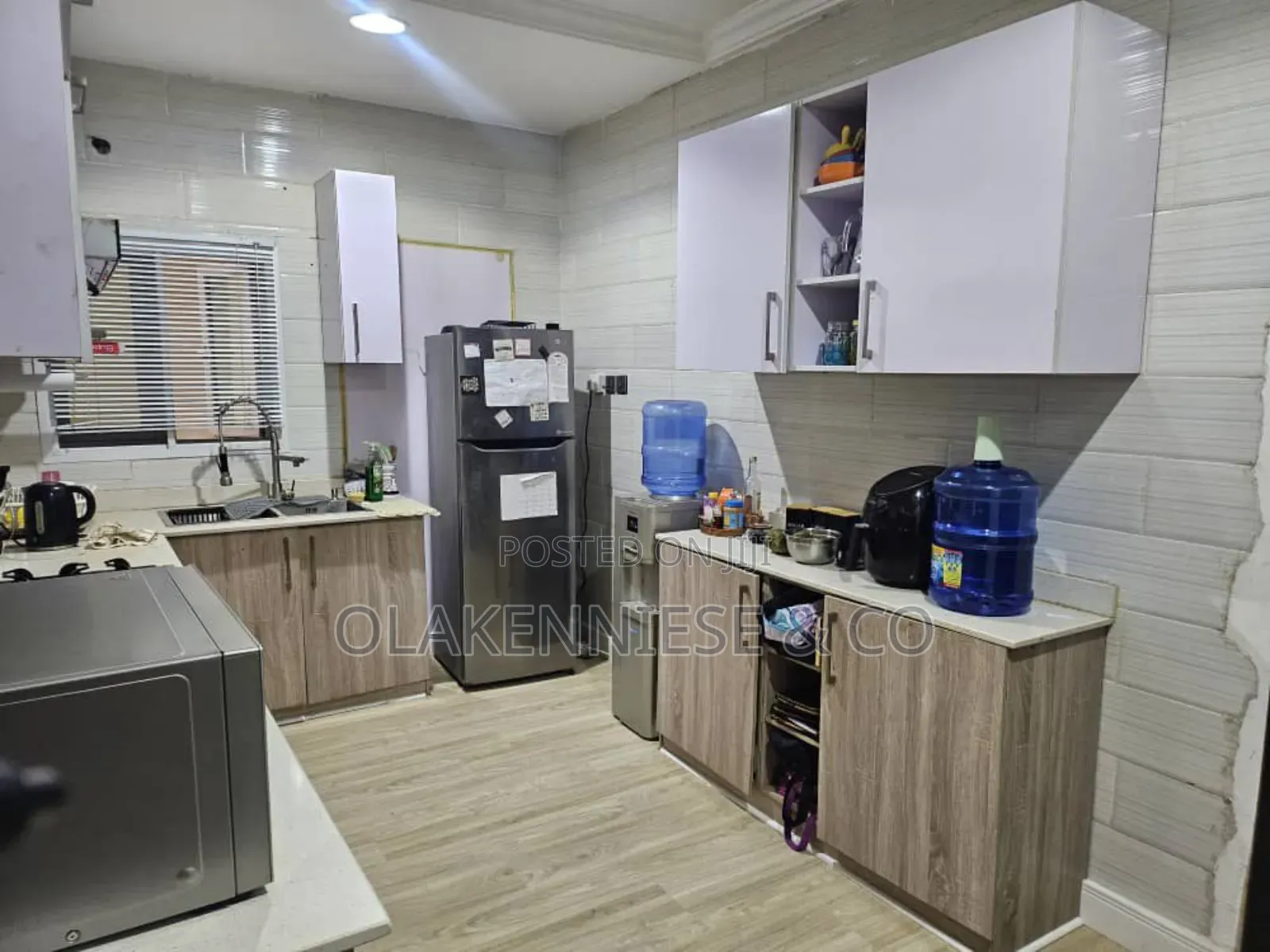 Furnished 3bdrm Block of Flats in Parkview for sale
