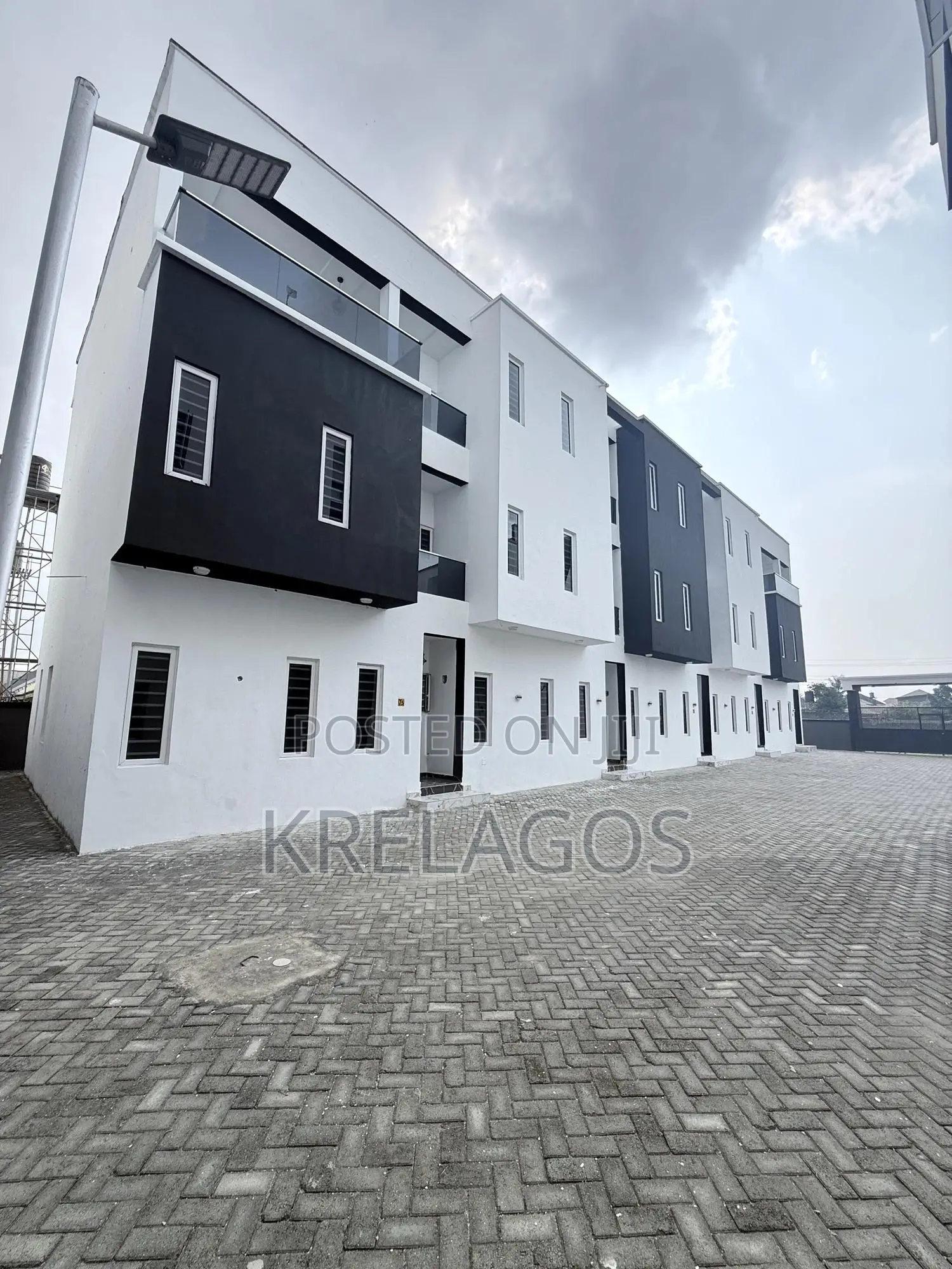 3bdrm Duplex in Ajah, Off Lekki-Epe Expressway for sale