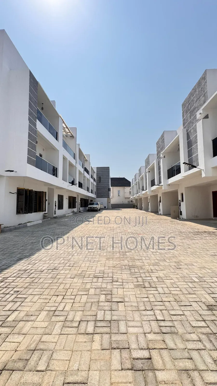4bdrm Duplex in Lekki Expressway for sale