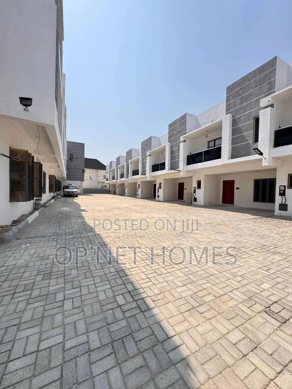 4bdrm Duplex in Lekki Expressway for sale