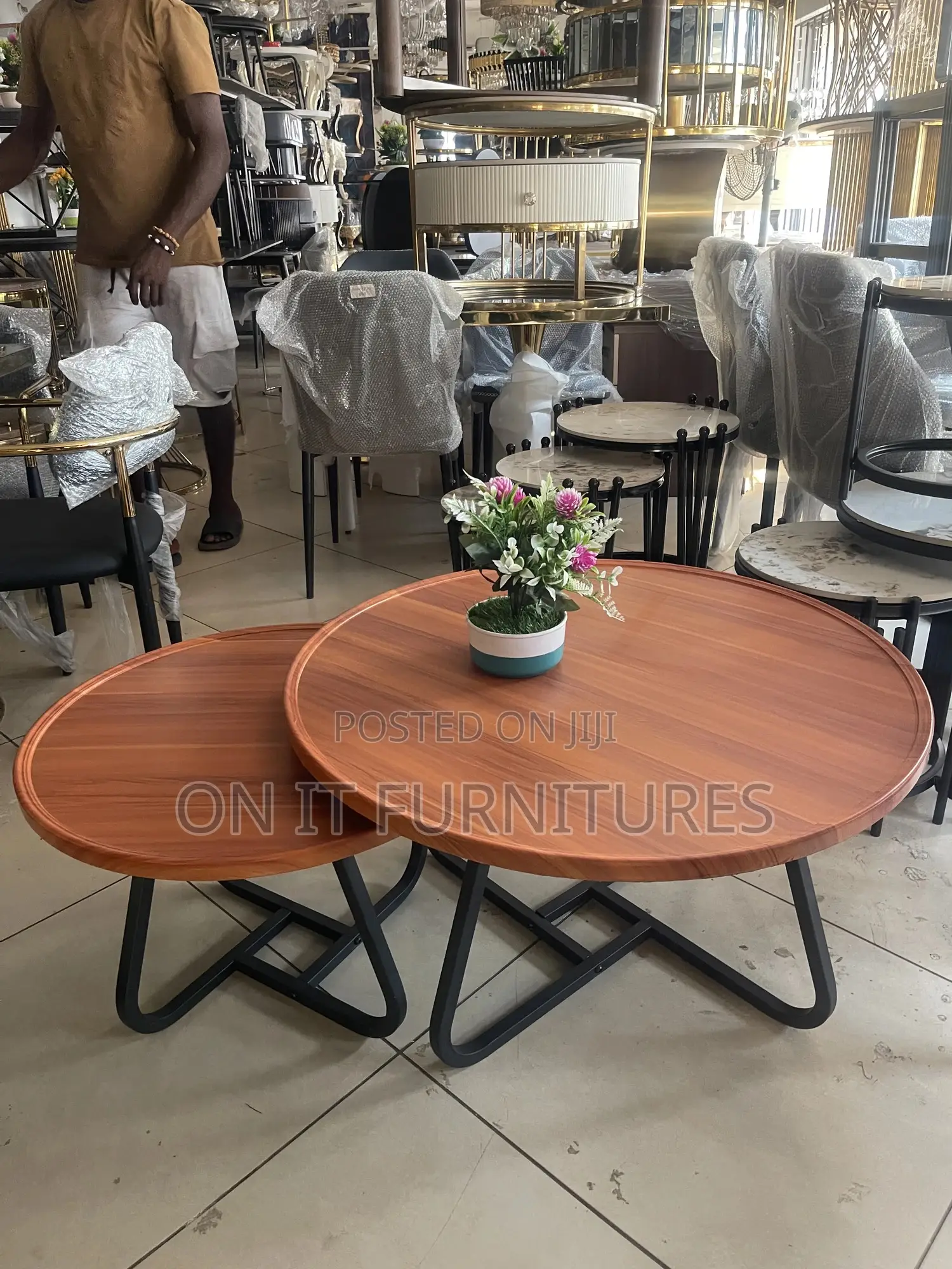 Modern Round Nesting Coffee Table Set – Brown Wood Black Metal