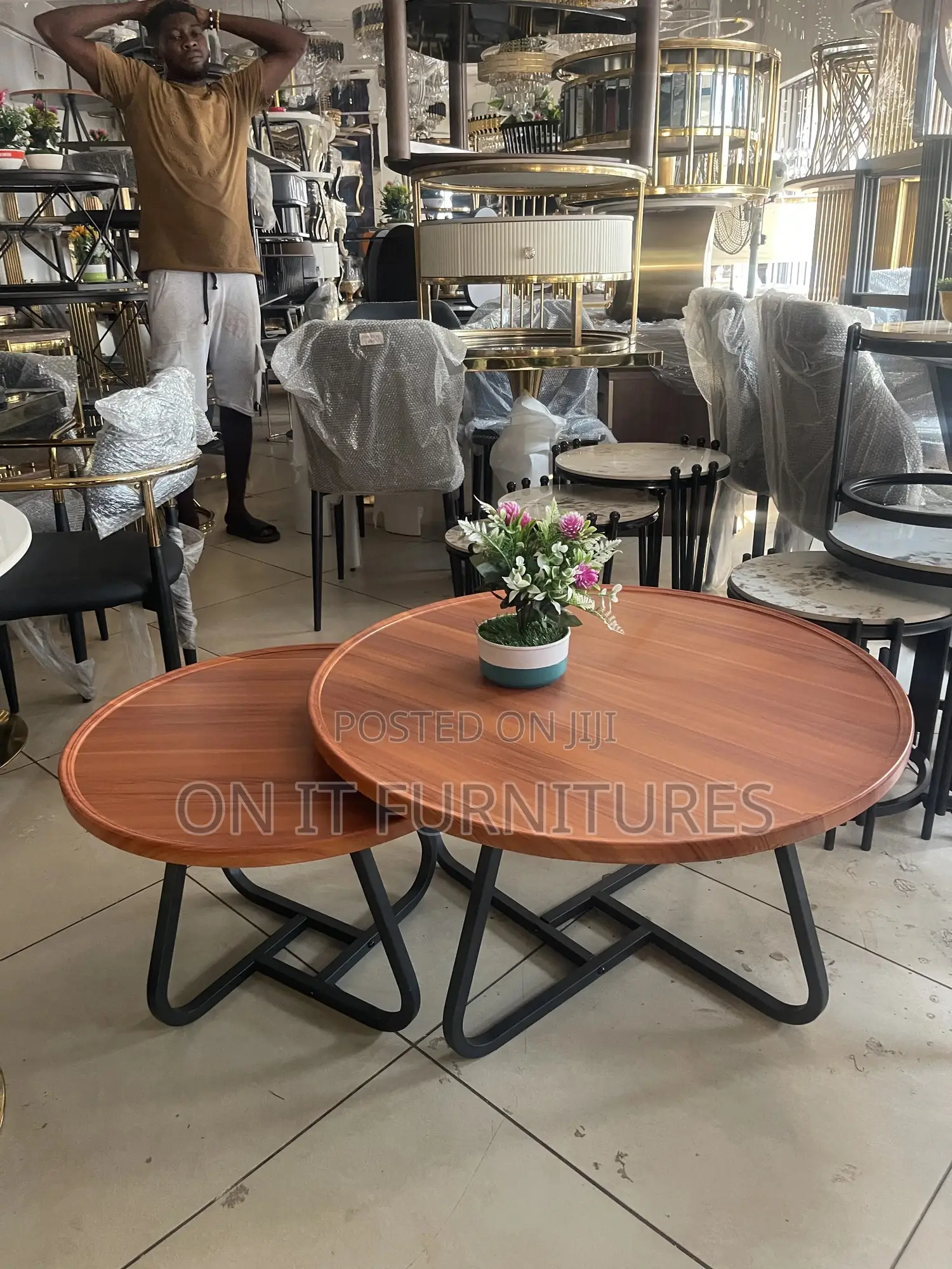 Modern Round Nesting Coffee Table Set – Brown Wood Black Metal