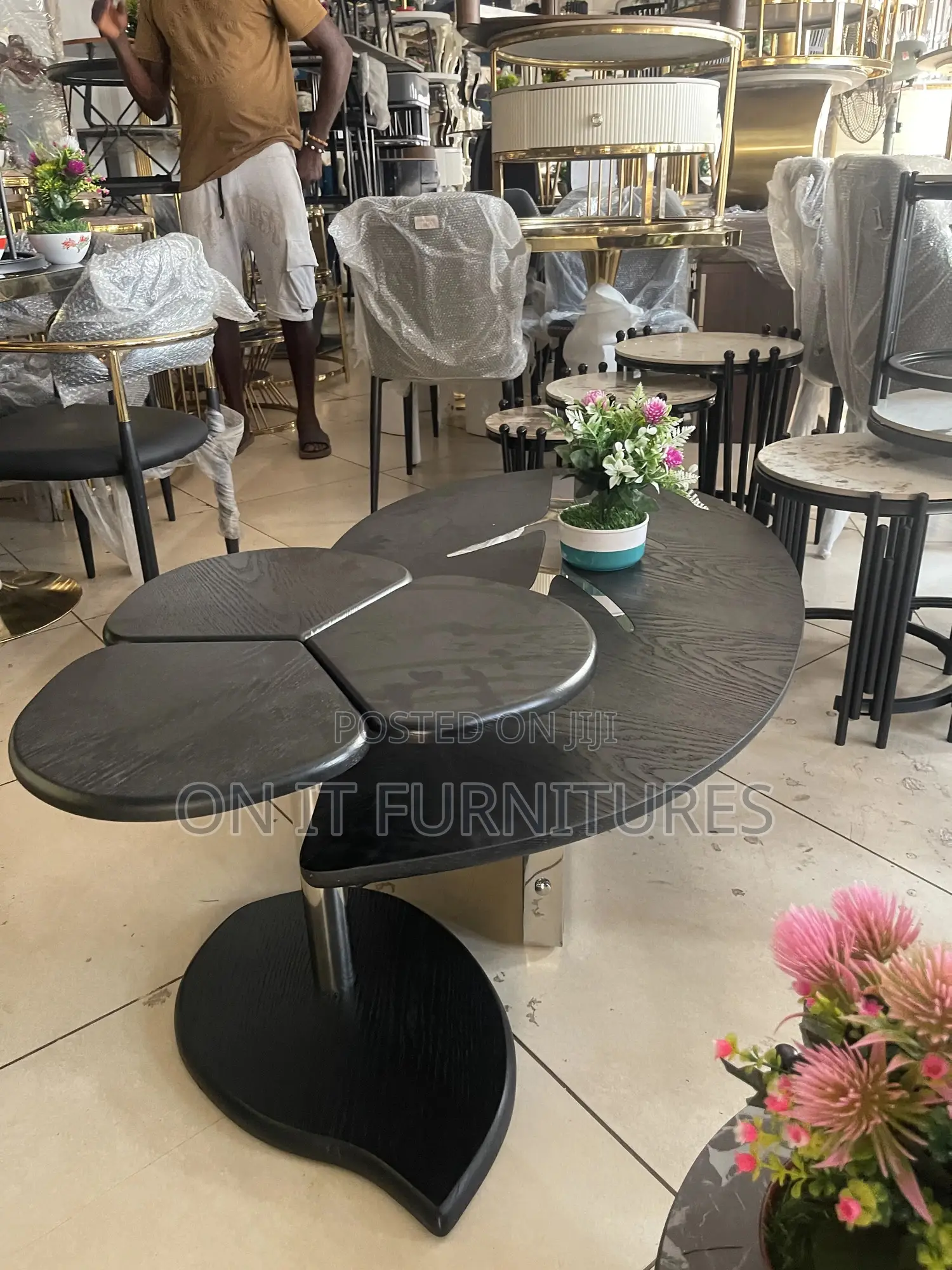 Elegant Black Nesting Coffee Table Set – Modern Floral Touch
