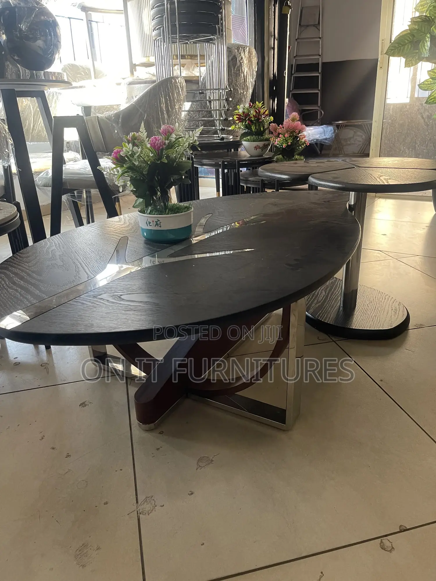 Elegant Black Nesting Coffee Table Set – Modern Floral Touch