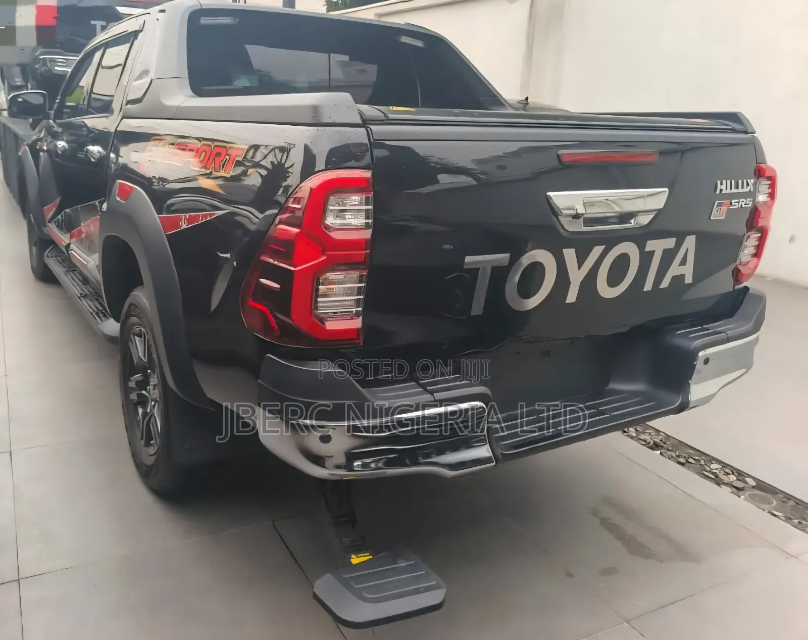 New Toyota Hilux 2025 Black