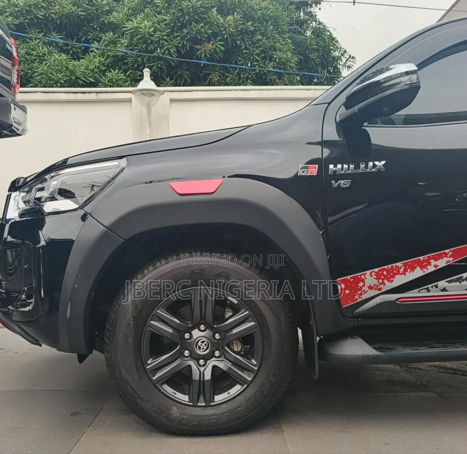 New Toyota Hilux 2025 Black