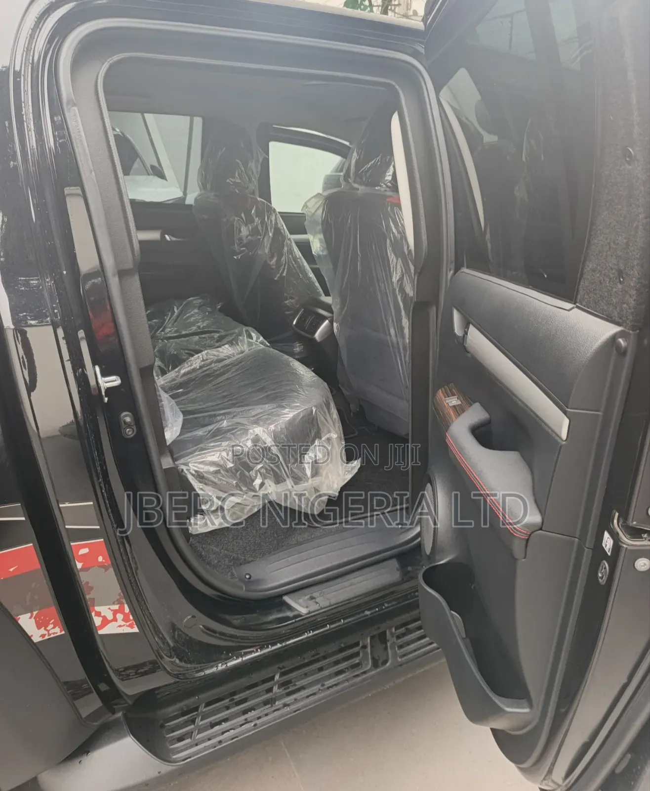 New Toyota Hilux 2025 Black