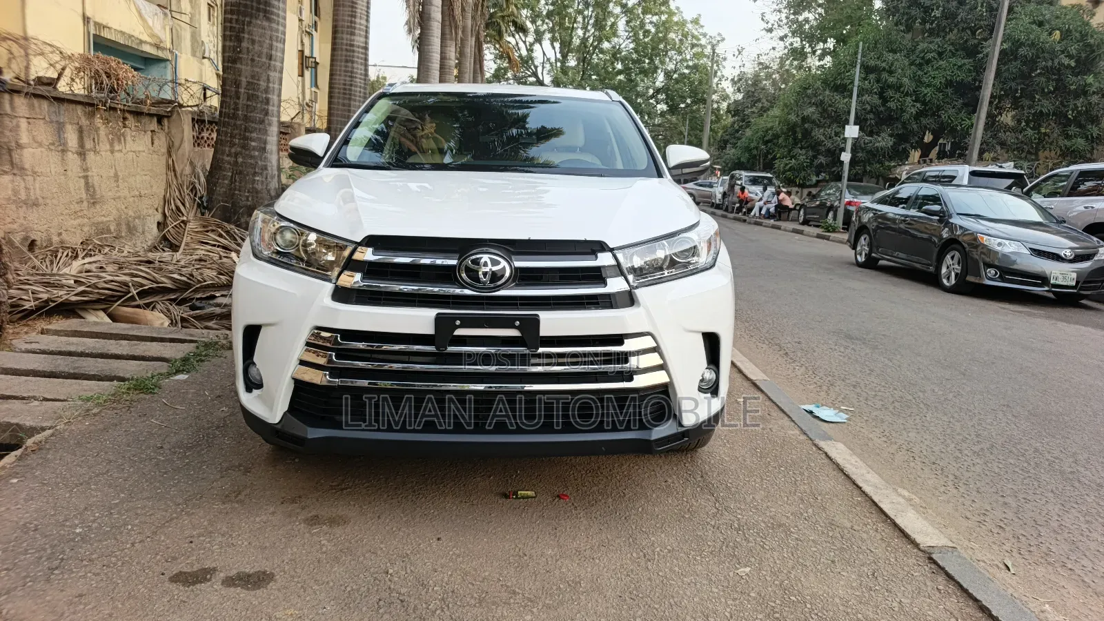 Toyota Highlander XLE 4x4 V6 (3.5L 6cyl 8A) 2018 White