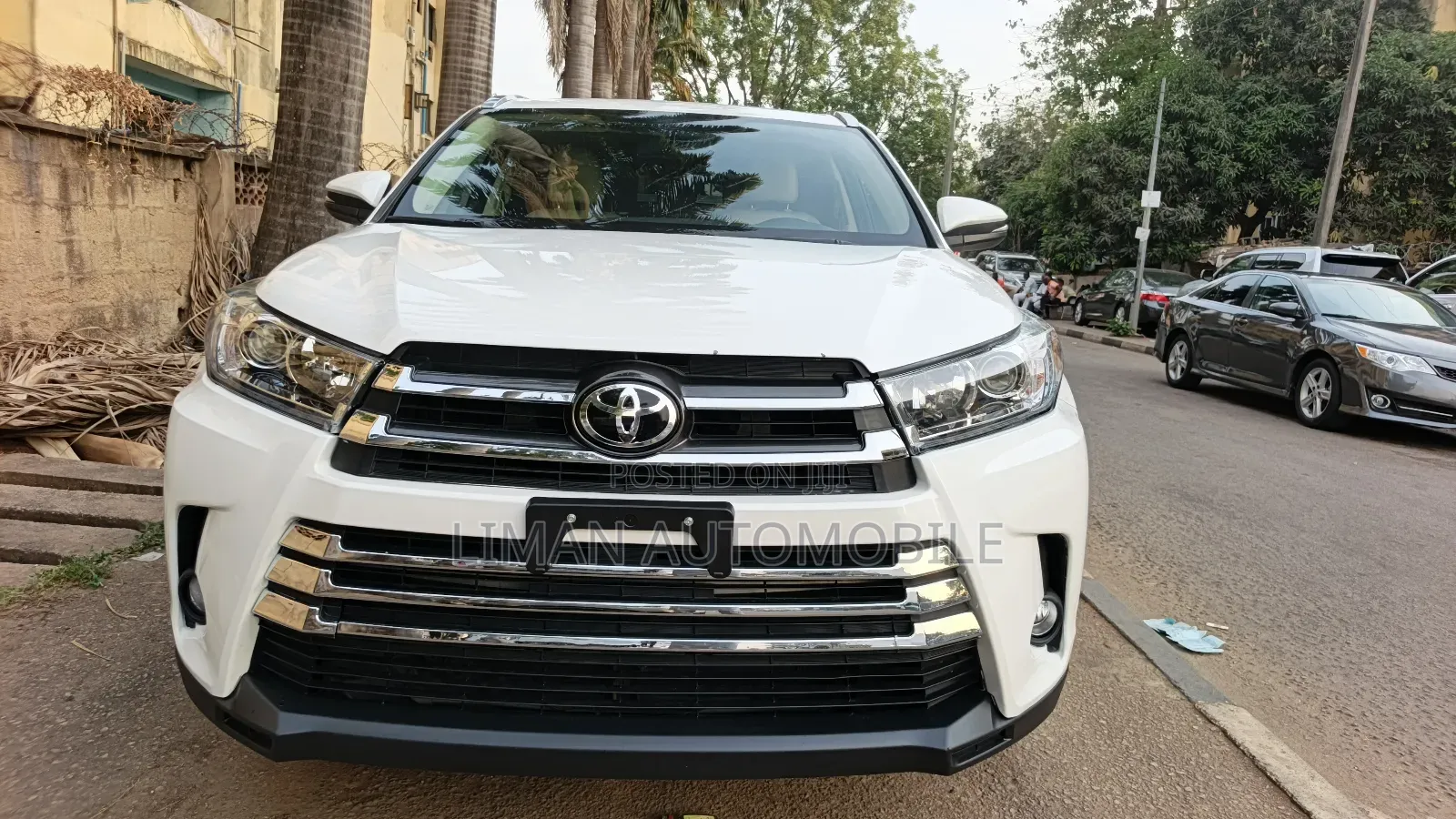 Toyota Highlander XLE 4x4 V6 (3.5L 6cyl 8A) 2018 White