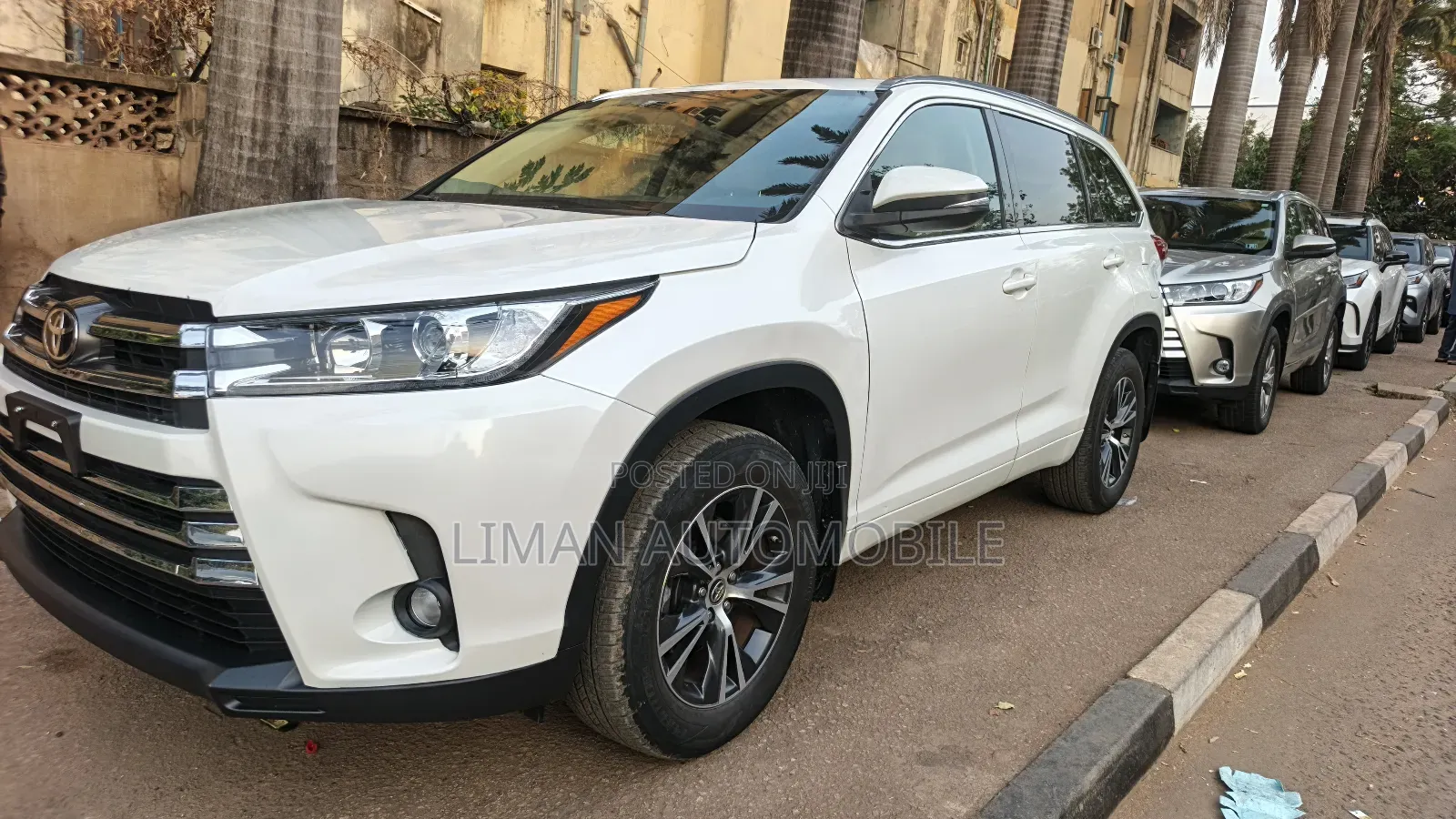 Toyota Highlander XLE 4x4 V6 (3.5L 6cyl 8A) 2018 White
