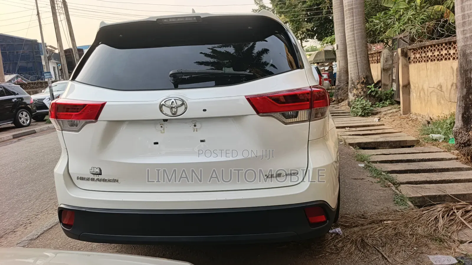 Toyota Highlander XLE 4x4 V6 (3.5L 6cyl 8A) 2018 White
