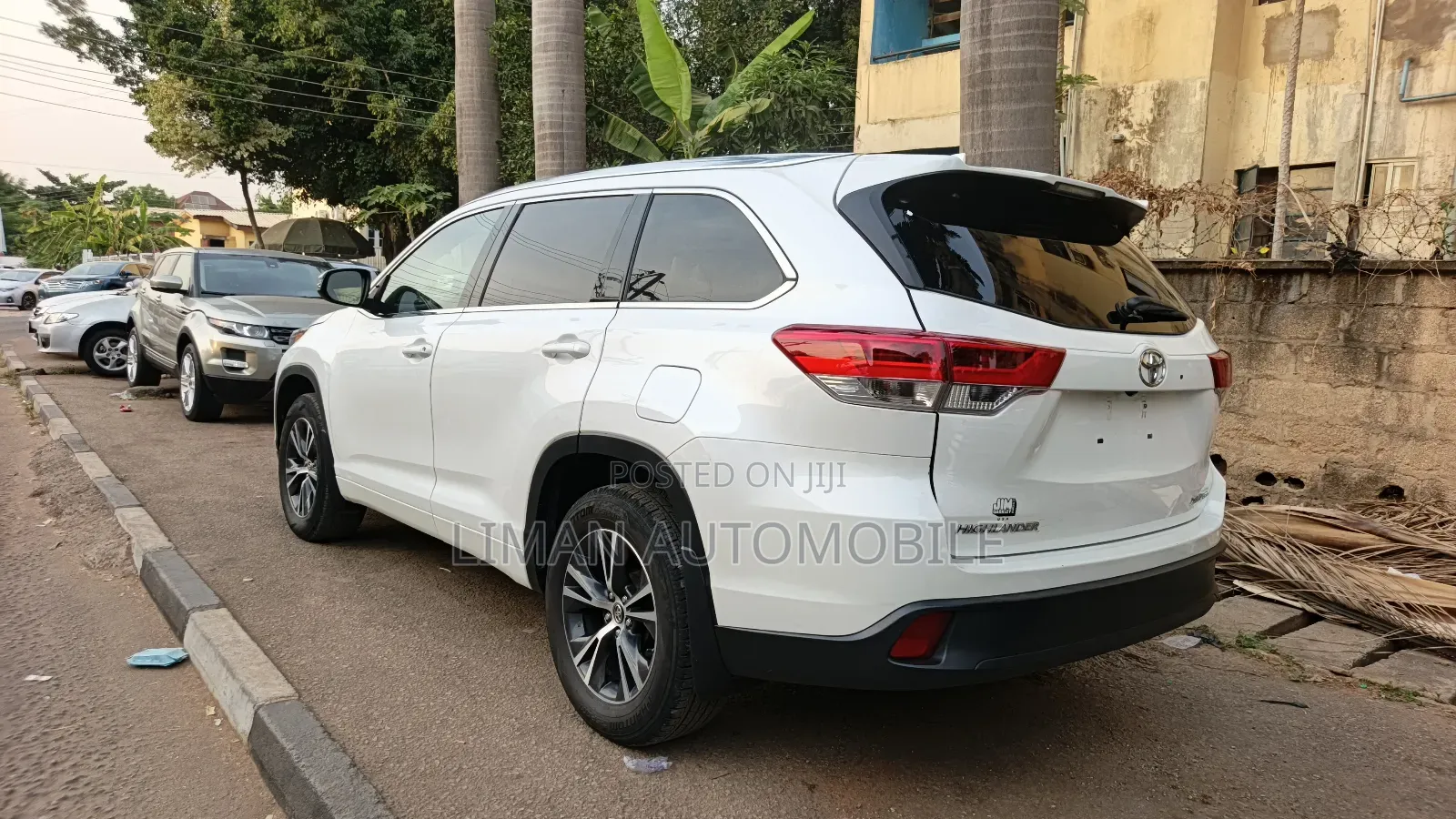 Toyota Highlander XLE 4x4 V6 (3.5L 6cyl 8A) 2018 White