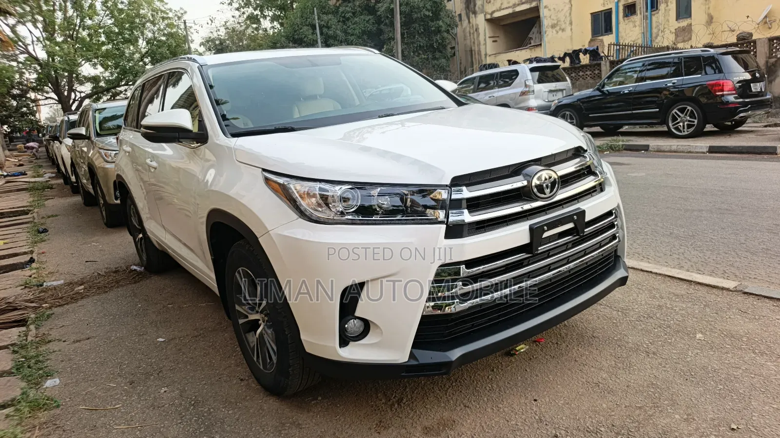 Toyota Highlander XLE 4x4 V6 (3.5L 6cyl 8A) 2018 White