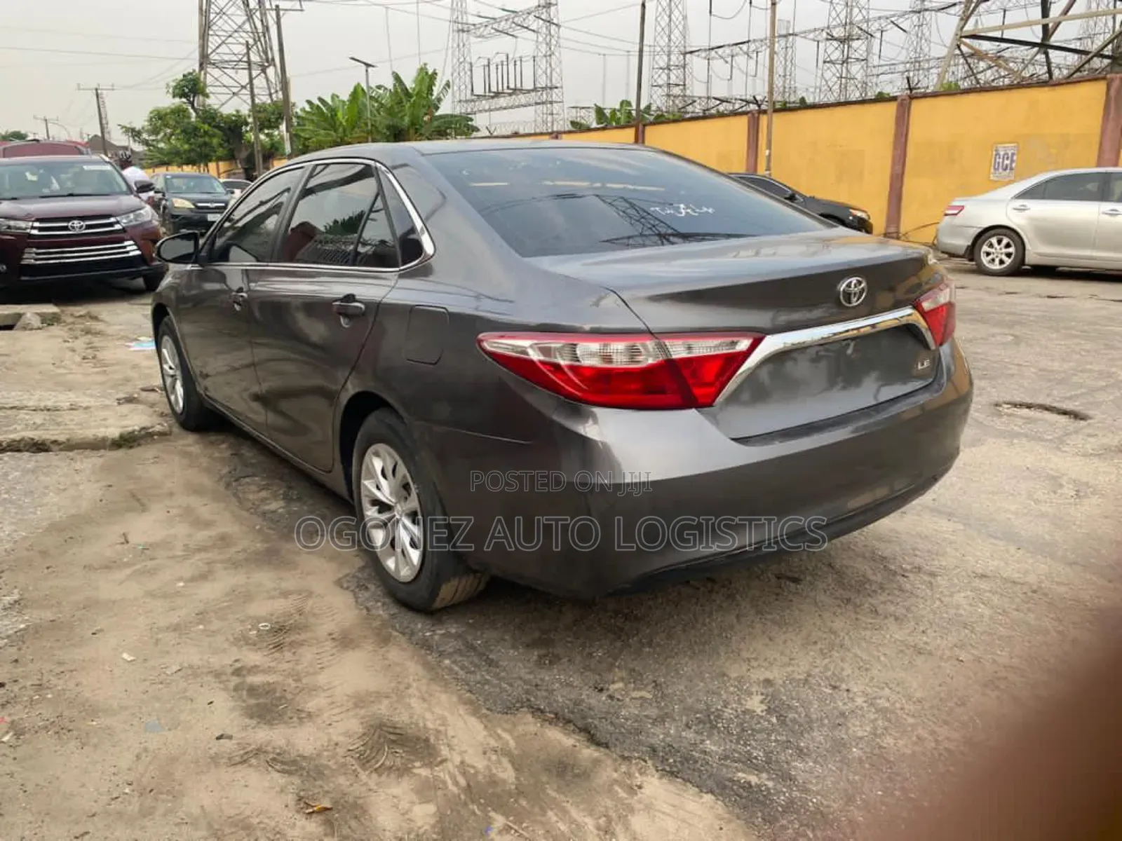 Toyota Camry XLE 4dr Sedan (2.5L 4cyl 6A) 2016 Gray