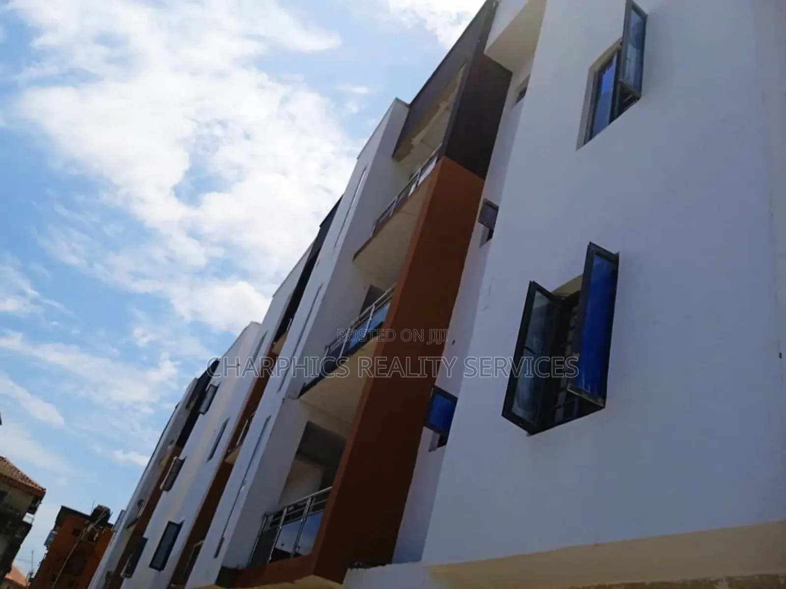 3bdrm Block of Flats in Aguda / Surulere for sale