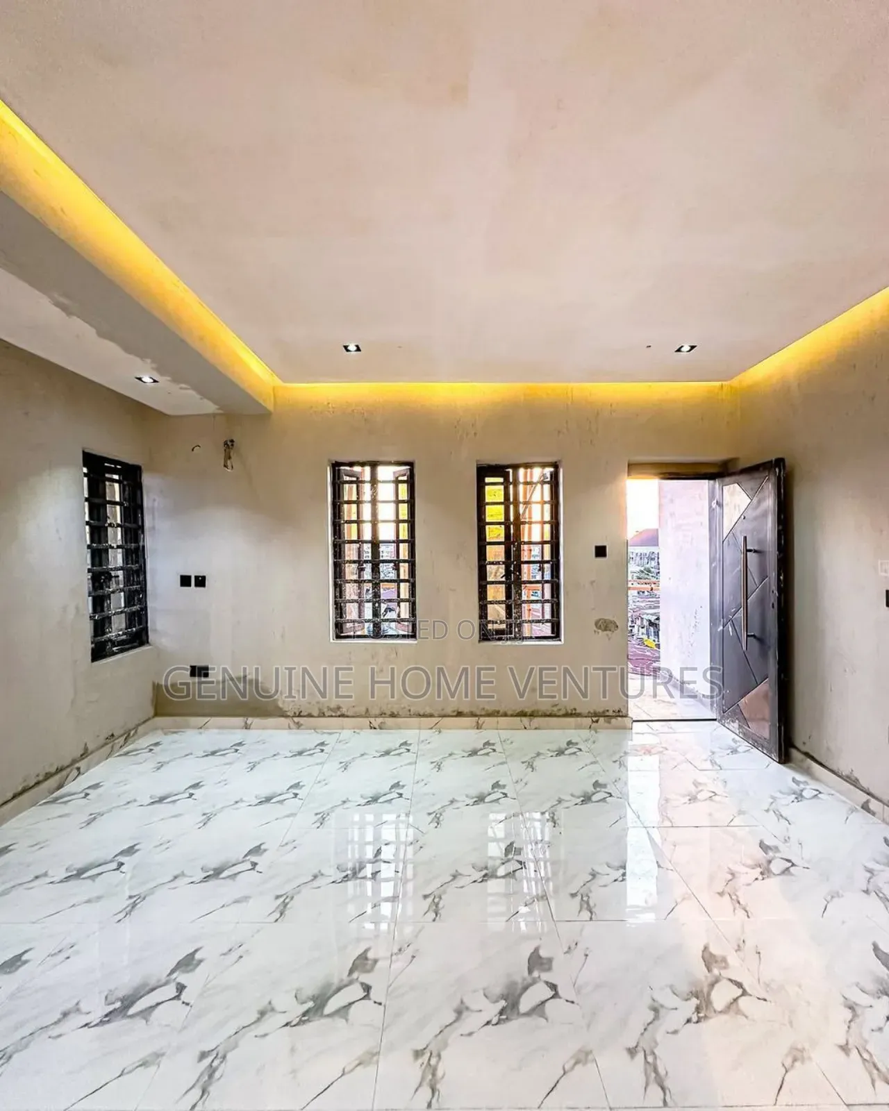 3bdrm Apartment in Yaba for sale