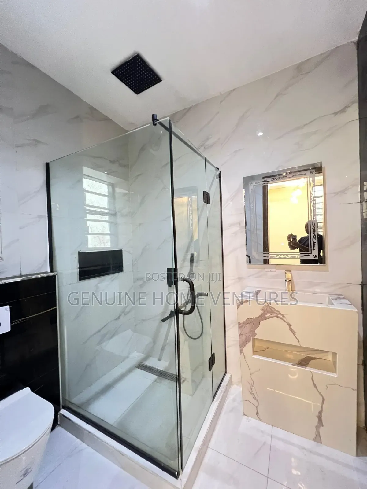 2bdrm Apartment in Lekki Phase 1 for sale