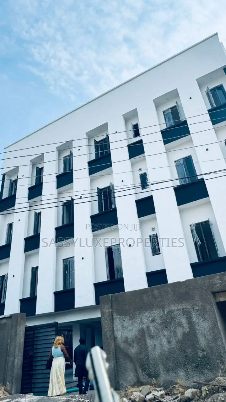 Furnished 3bdrm Apartment in Ilasan Lekki for sale