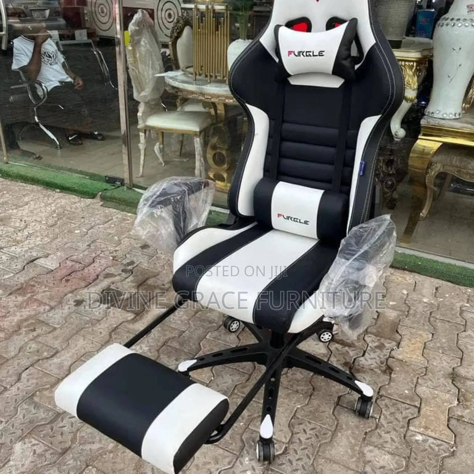 Black And White Game Chair With Footrest