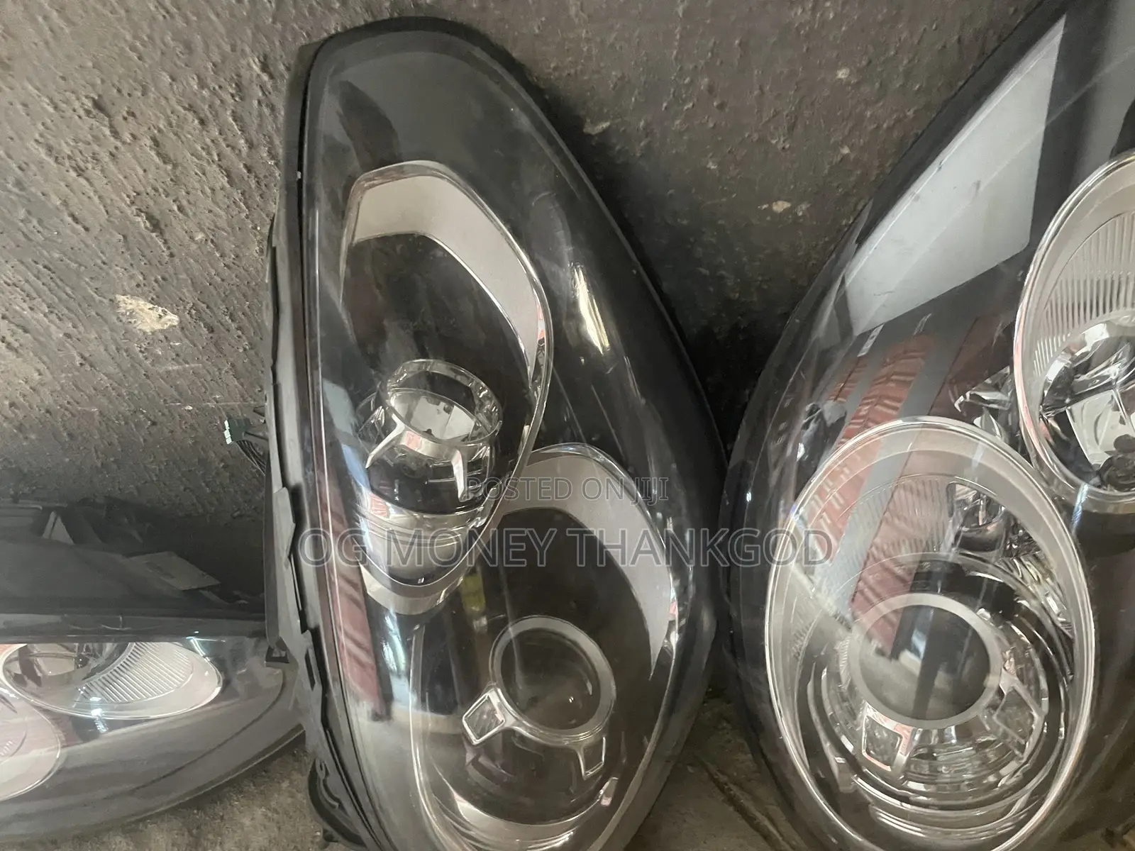 Headlights Porsche Macan