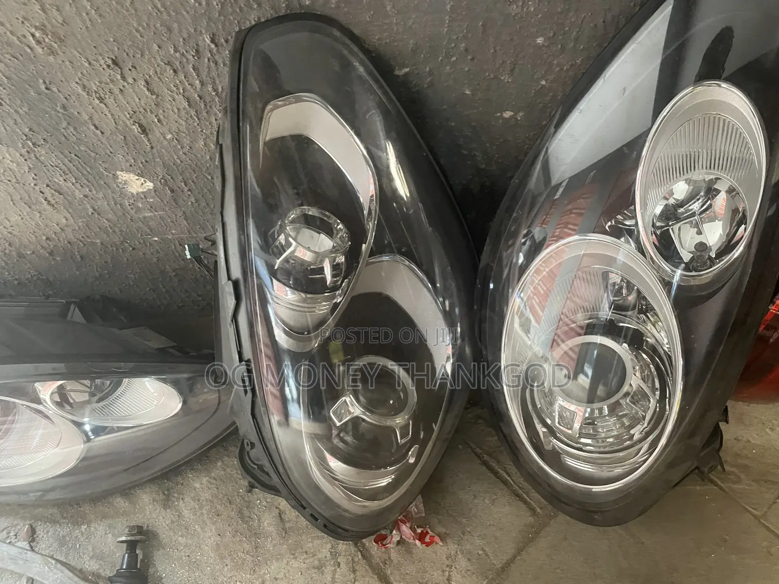 Headlights Porsche Macan