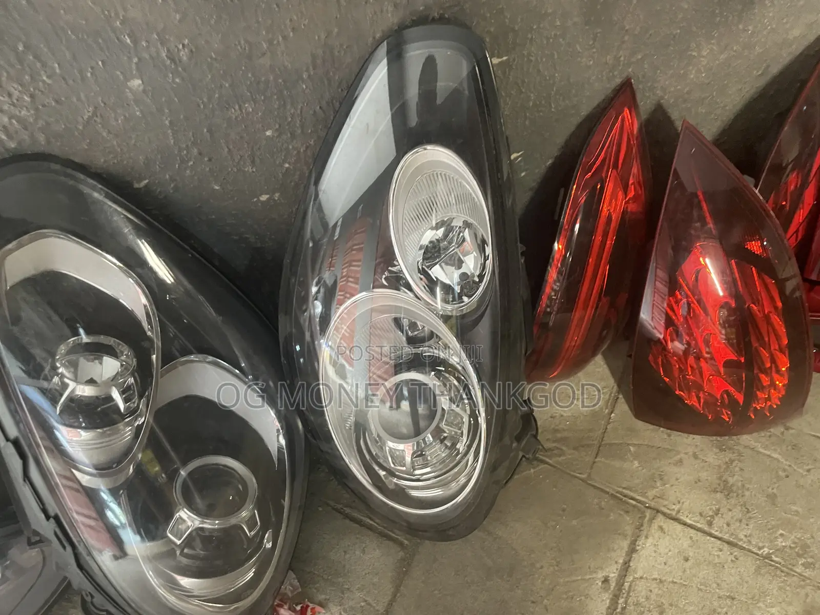 Headlights Porsche Macan
