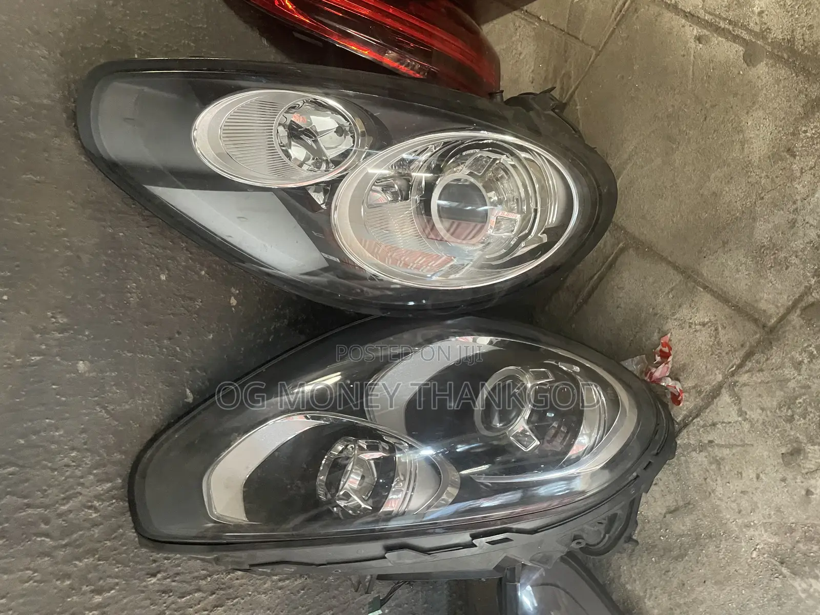Headlights Porsche Macan